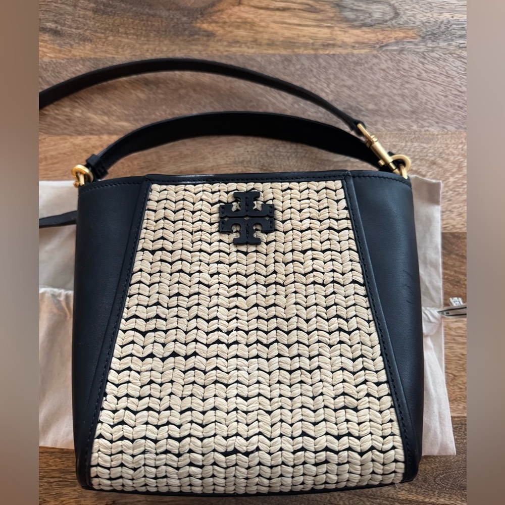 Tory Burch cross body bucket bag - Picture 2 of 5